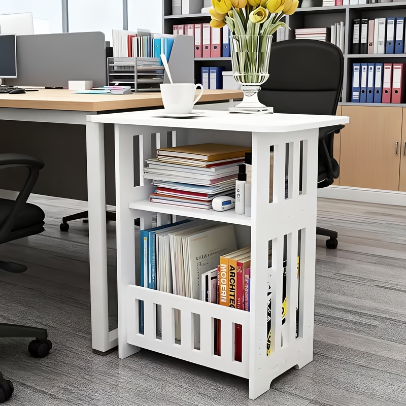 Home Office With Bookshelves - 세련된 유럽 스타일의 모던 미니멀리스트 소형
